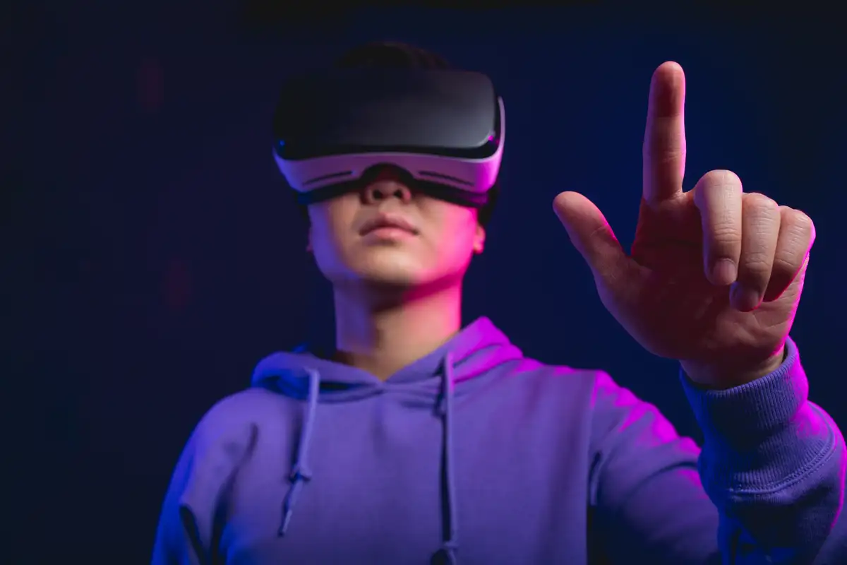 LEGAL CHALLENGES IN THE METAVERSE: NAVIGATING BEYOND THE CODE WALLS